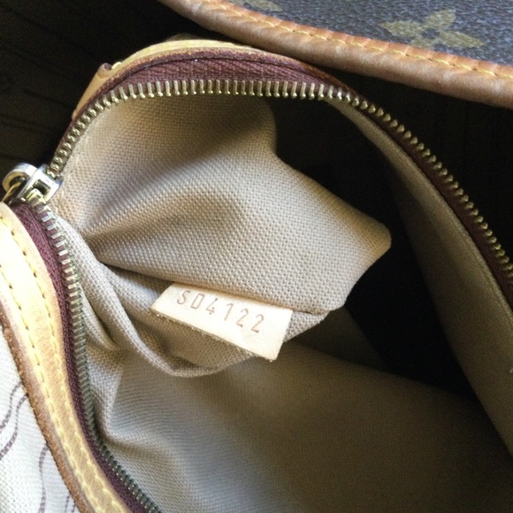 Authentic Louis Vuitton Delightful MM - Picture 5 of 16